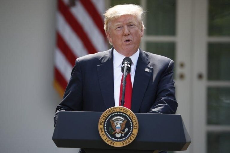 rd1706_Trump_Paris
