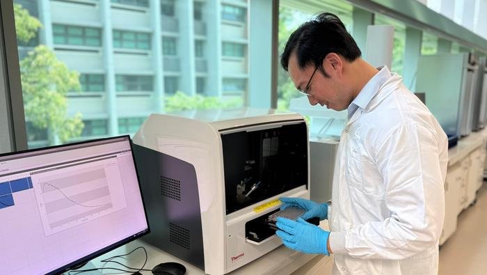 Low-Res_Fluorescence spectrometer3